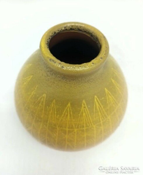 17 Cm retro vase, yellow ceramic