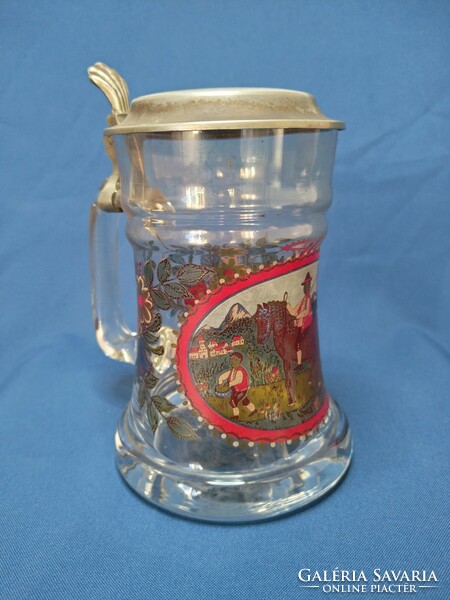 Beer mug with tin lid