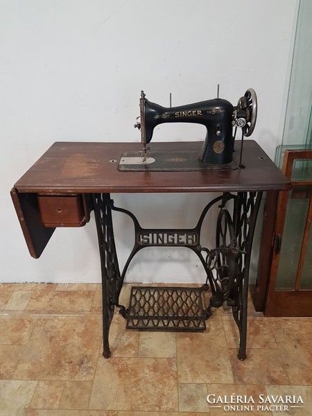 Old singer sewing machine