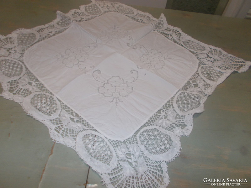 Beautiful Toledo tablecloth with beaten lace edge