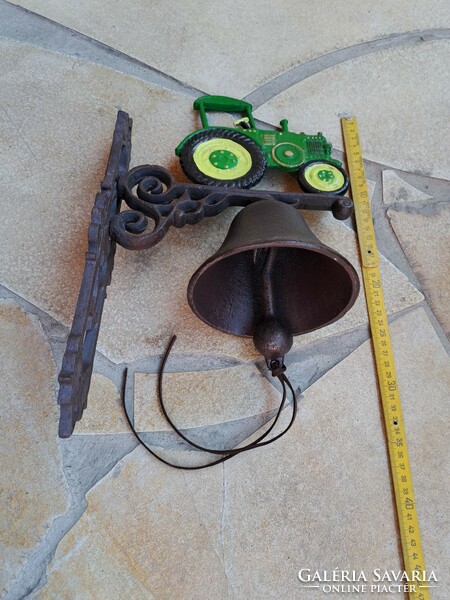 Cast iron large tractor tractor zetor john deere ringing pigeon bell, door ornament