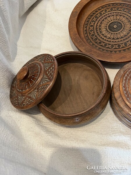 Wooden plate set