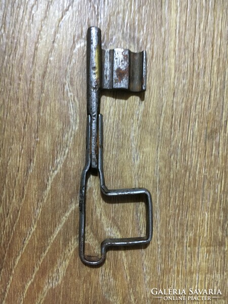 Church key can be folded