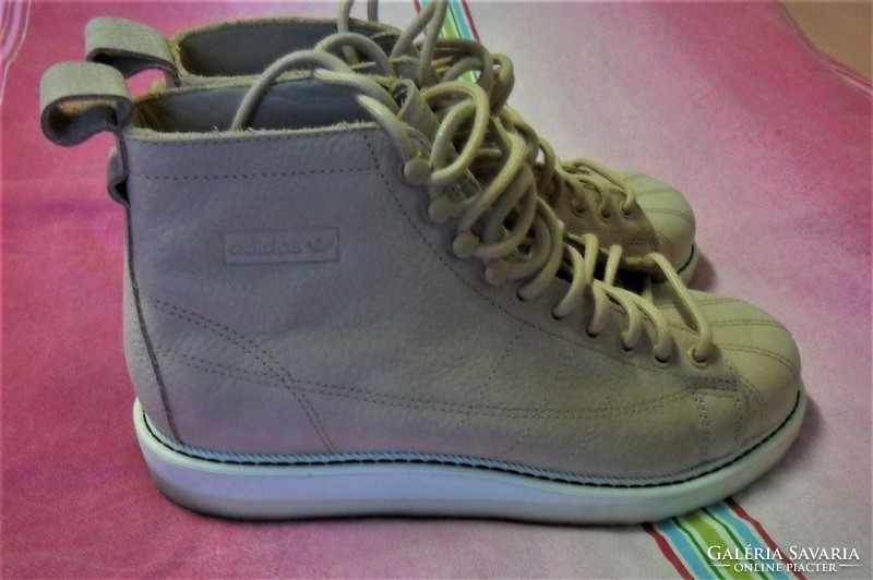 Adidas women's leather boots size 38 in excellent condition, for a fraction of the new price!