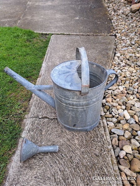 Retro tin watering can can be used as a legacy of a villager