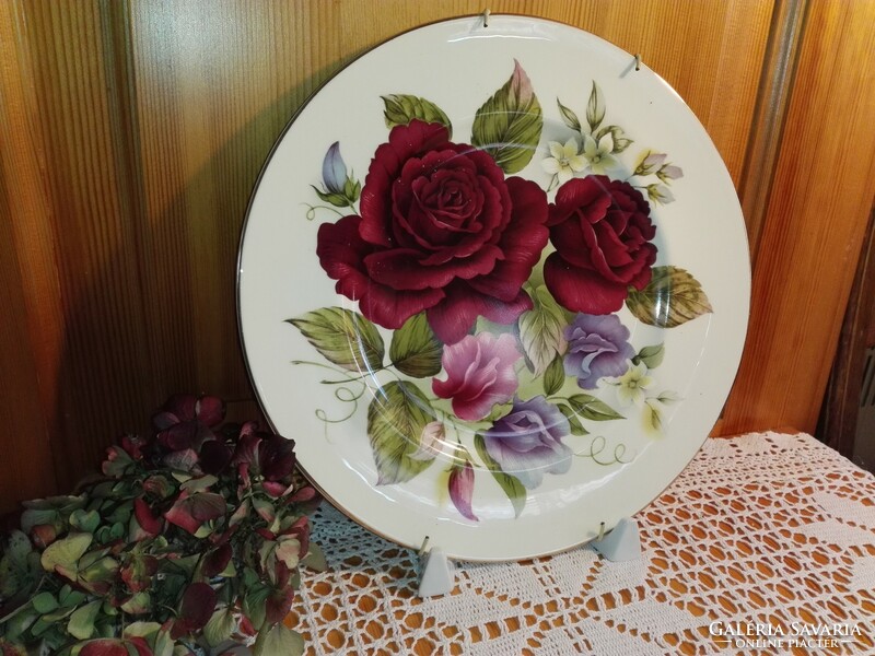 English porcelain, red rose offering or wall plate. 28 Cm, gold edge.