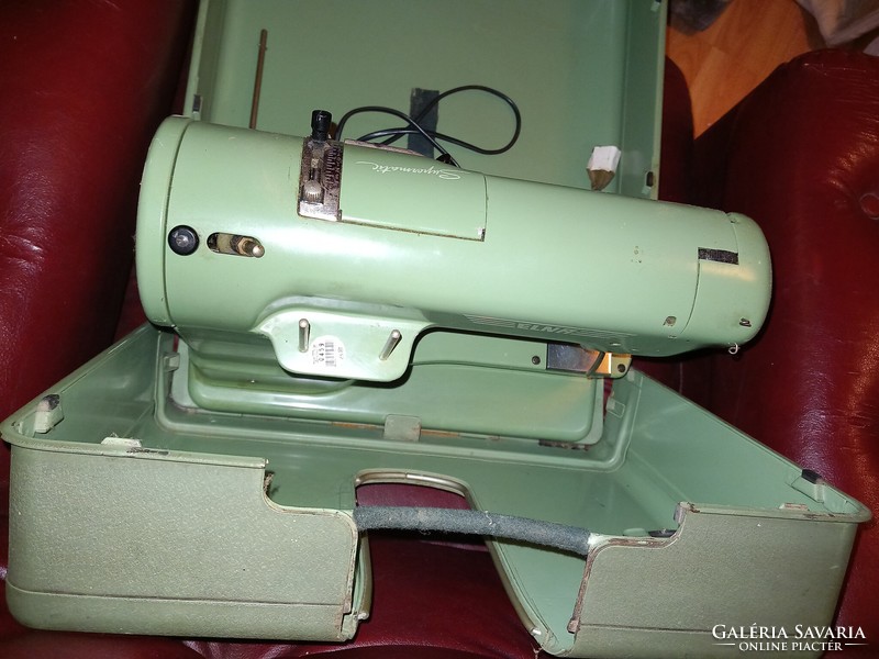 II. World War II military sewing machine