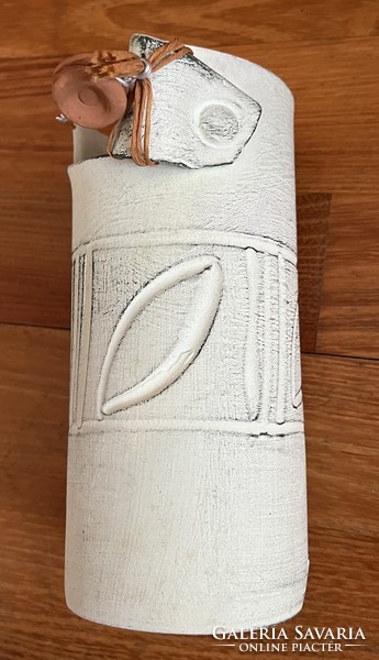 Ceramic vases HUF 1000/pc