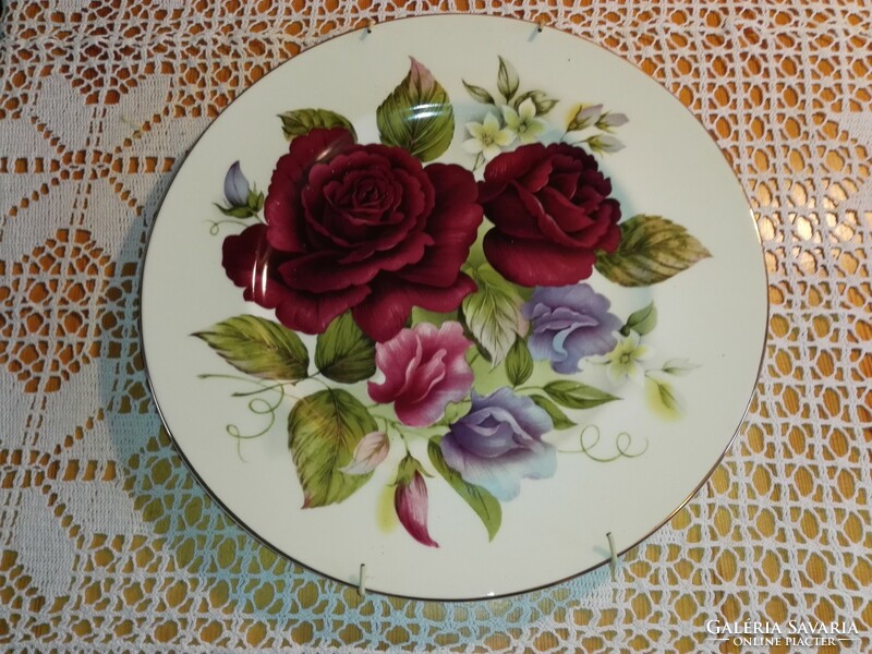 English porcelain, red rose offering or wall plate. 28 Cm, gold edge.