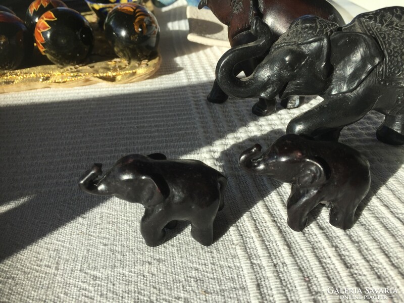 3+1 resin elephants, two small, 1 Indian, 1 damaged (301)