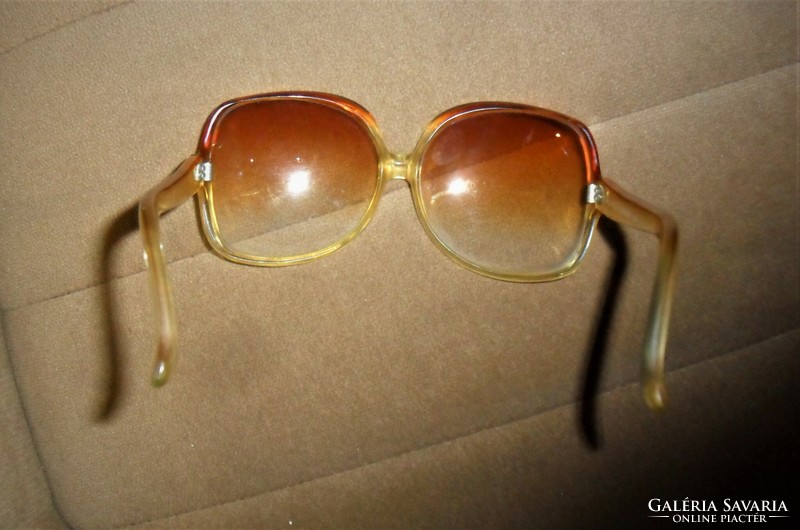 Vintege Polaroid Lookers 8149 napszemüveg az 1970-es évekből nagyon szép állapotban.