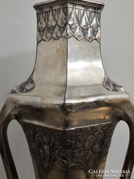 Orivit art nouveau iron