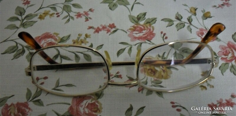 Amber and gold diopter glasses in good condition: + 4 lens.