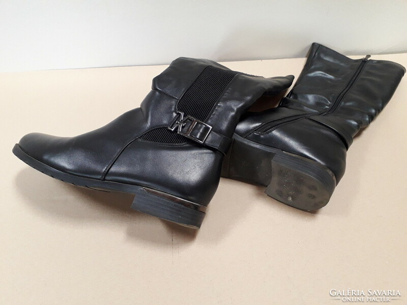 Black artificial leather, lined women's boots, size 40