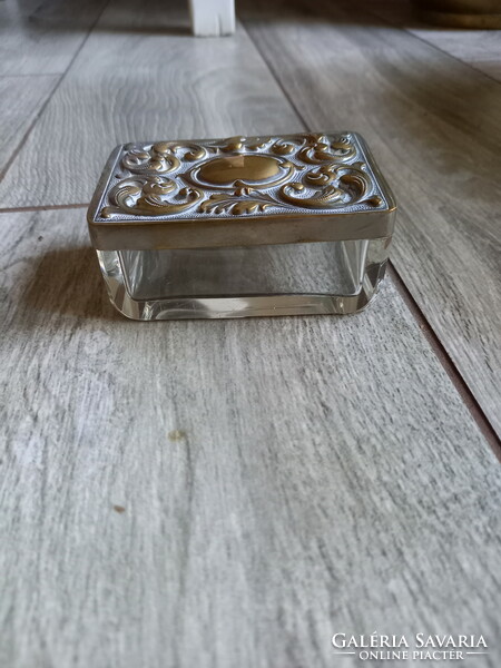 Luxurious antique glass jewelry box with a copper-plated metal lid (8.3x5.5x3.8 cm)