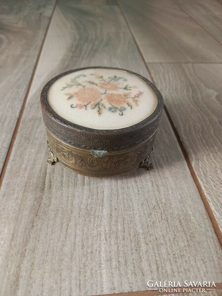 Wonderful old copper jewelry box (9.3x5.5 cm)