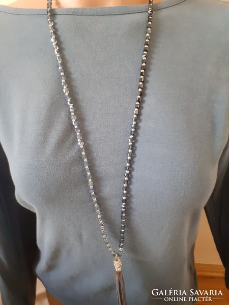 Long, gray-blue, small square necklace made of cut glass