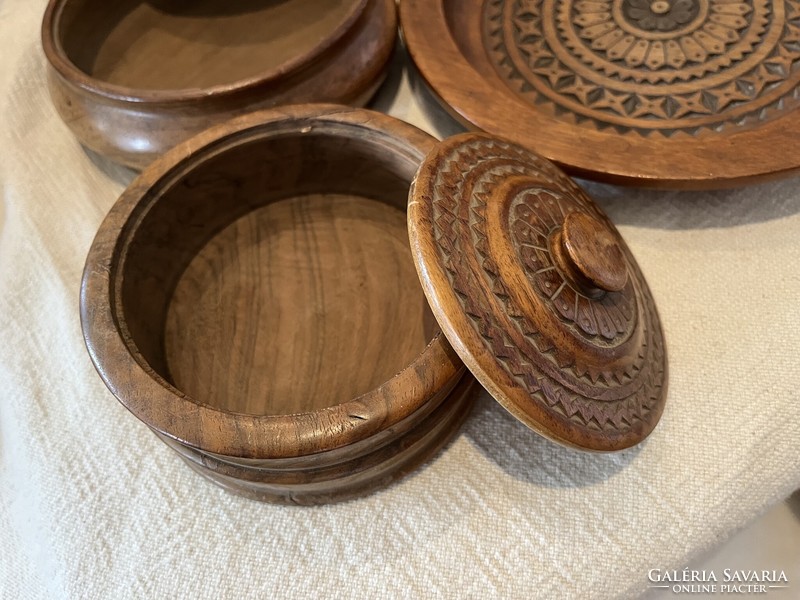 Wooden plate set