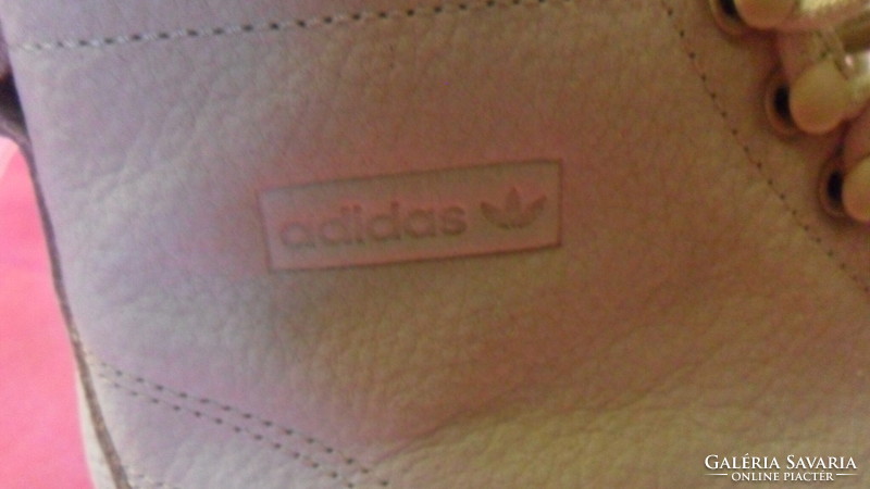 Adidas women's leather boots size 38 in excellent condition, for a fraction of the new price!