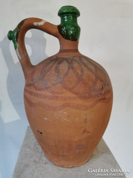 Folk pot jar