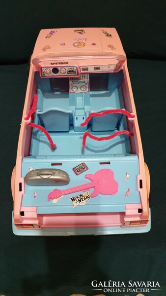 Vintage Barbie autó - Mattel 1981. Pink VW Cabriolet - három babával eladó