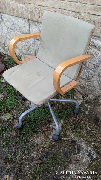 Office swivel chair