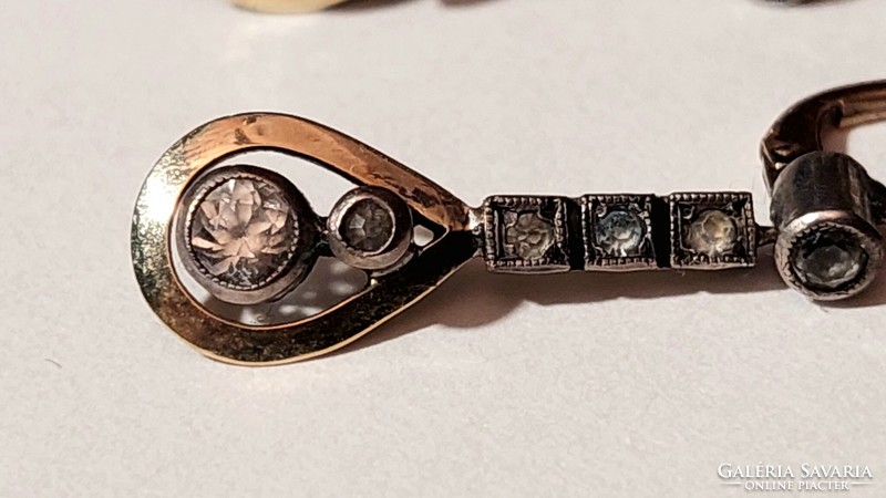 Antik Button arany fülbevaló 12 db gyémánttal