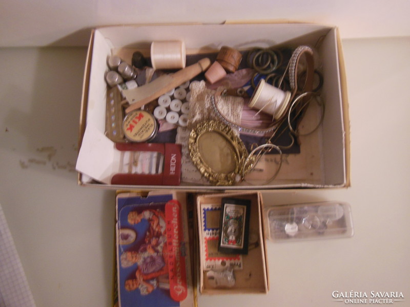 Sewing box - contents - old - many things - Austrian - nice condition