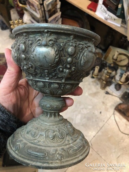 XIX. Cast iron goblet from the beginning of the century, height 18 cm.