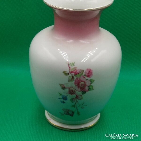 Retro raven house porcelain vase