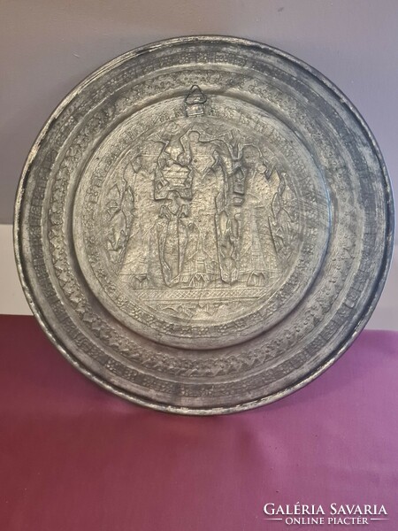 Pewter dramatic wall plate, 3 kings