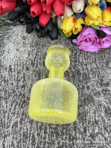 Gyönyörű sárga citromsárga Fátyolüveg, karcagi,berekfürdői  virágnak váza