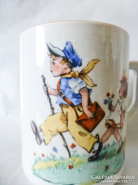 Zsolnay antique story mug. Small wanderers are extremely rare!