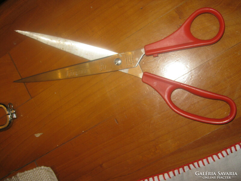 Vintage finny scissors