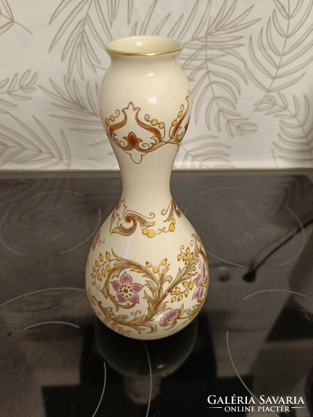 Zsolnay váza ritka dekorral
