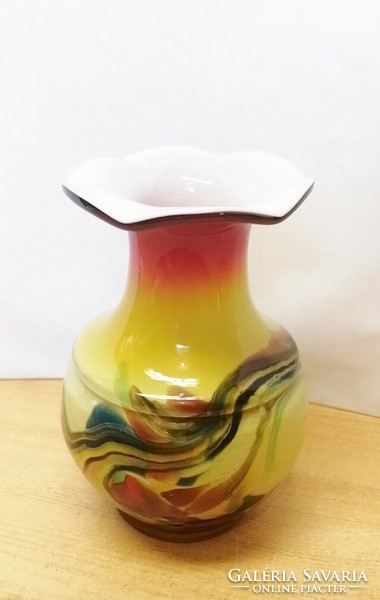 Fodros szájú multicolor Muránói váza Olaszországból. Hibátlan különlegesség