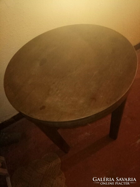 XX.század első felében készült, art deco,  kerek asztal.   ára 30000ft