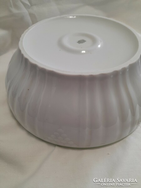 Zsolnay bowl with a rare pattern