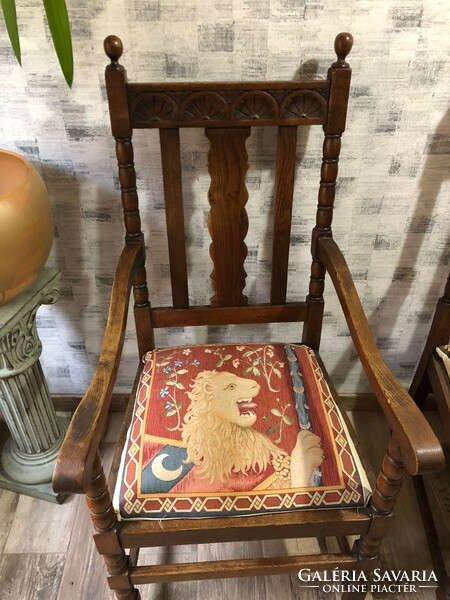 Oak armchairs with tapestry tapestry