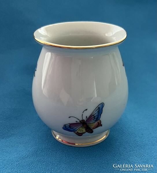 Herend's small vase with Victoria pattern is 7 cm high
