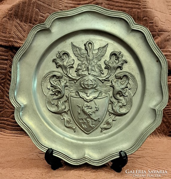 Medieval knight's coat of arms, tin plate wall decoration (m4321)