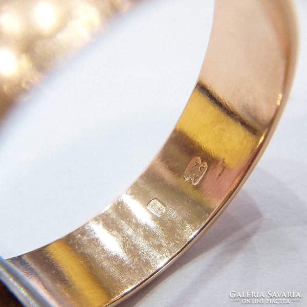 14 Karátos, 4,98g. Vörös arany karikagyűrű, hullámos mintával (No. 23/52)