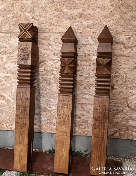 Kopjafa kopjafafaragás egyedibútor közmunka fejfa síremlék önkormányzatoknak köztéri szobor emlékmű