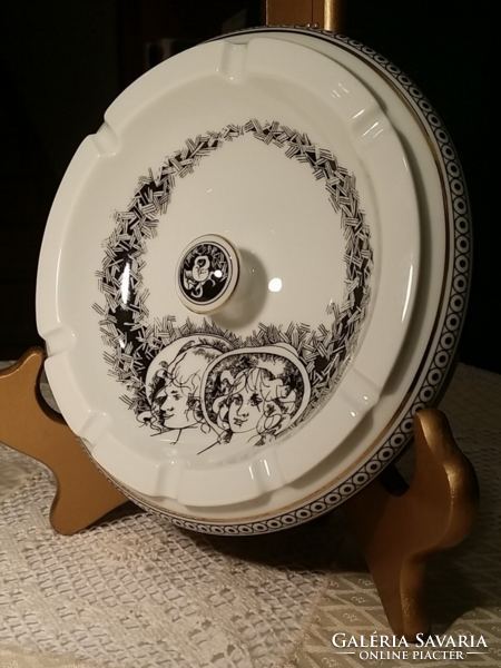 Hollóháza ashtray - designed by László Jurcsák - 17 cm in diameter