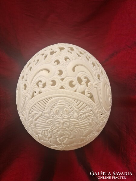 Ritka ,gyűjtői darab ,gyönyórüen faragott stucc tojás Baliról