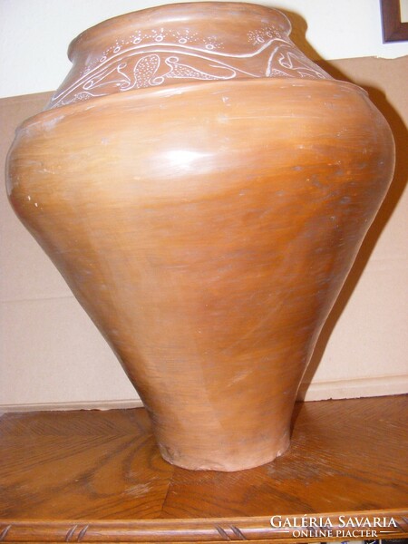 Floor vase