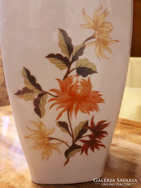 Virágmintás nagyméretű hollóházi váza
