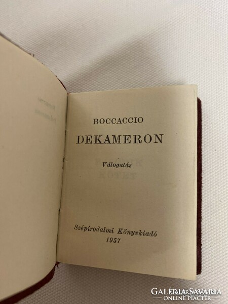 Minikönyv: Boccaccio Dekameron Szépirodalmi könyvkiadó 1957., két kötet  359 ill. 382 old