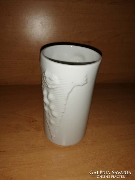 Hollóházi porcelán dombor mintás váza  - 13,5 cm magas (21/d)