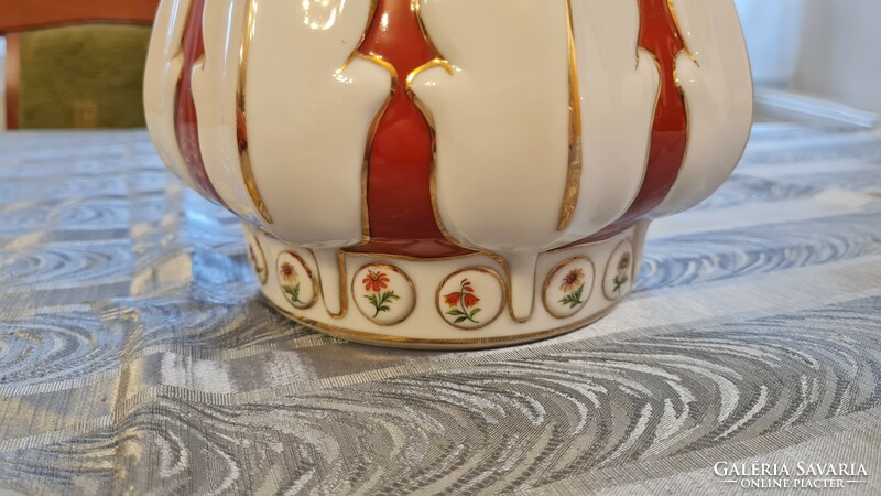 Porcelán váza 33 cm